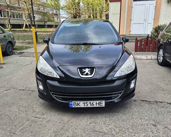 Черный Пежо 308, объемом двигателя 1.6 л и пробегом 142 тыс. км за 4300 $, фото 1 на Automoto.ua