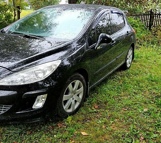 Черный Пежо 308, объемом двигателя 1.6 л и пробегом 185 тыс. км за 5000 $, фото 1 на Automoto.ua