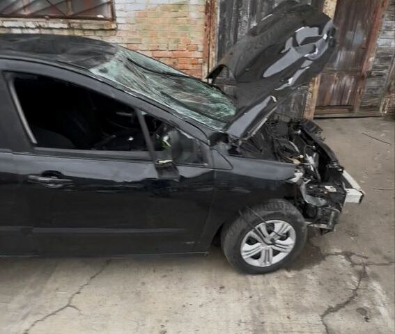 Черный Пежо 308, объемом двигателя 1.6 л и пробегом 220 тыс. км за 1200 $, фото 1 на Automoto.ua