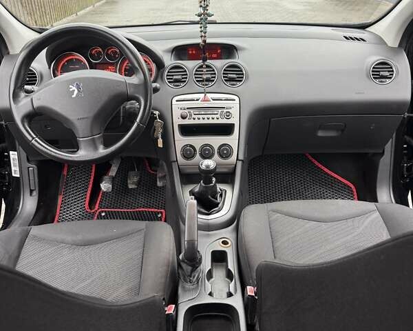 Черный Пежо 308, объемом двигателя 1.56 л и пробегом 303 тыс. км за 4600 $, фото 1 на Automoto.ua