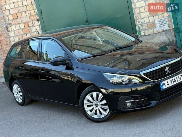 Черный Пежо 308, объемом двигателя 1.56 л и пробегом 228 тыс. км за 8000 $, фото 1 на Automoto.ua