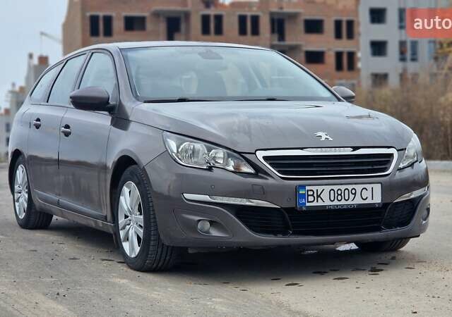 Пежо 308 2014 в Ровно на Automoto.ua Коричневый Пежо 308, объемом двигателя 1.56 л и пробегом 252 тыс. км за 9200 $, фото 1 на Automoto.ua