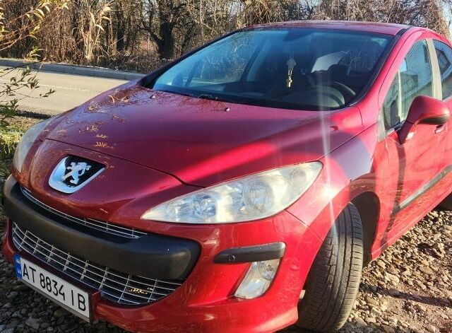 Красный Пежо 308, объемом двигателя 1.6 л и пробегом 200 тыс. км за 4300 $, фото 1 на Automoto.ua