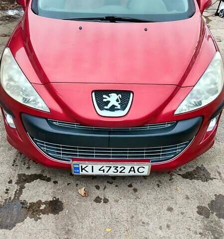 Красный Пежо 308, объемом двигателя 1.56 л и пробегом 140 тыс. км за 5200 $, фото 1 на Automoto.ua
