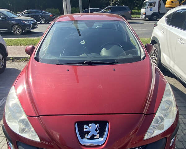 Красный Пежо 308, объемом двигателя 1.6 л и пробегом 125 тыс. км за 8000 $, фото 1 на Automoto.ua