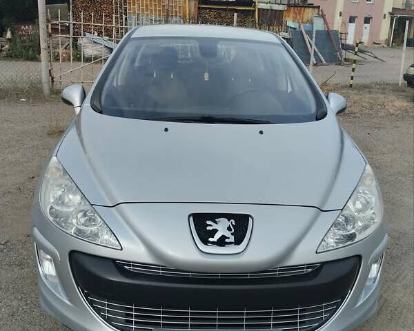 Серый Пежо 308, объемом двигателя 1.6 л и пробегом 155 тыс. км за 6000 $, фото 1 на Automoto.ua
