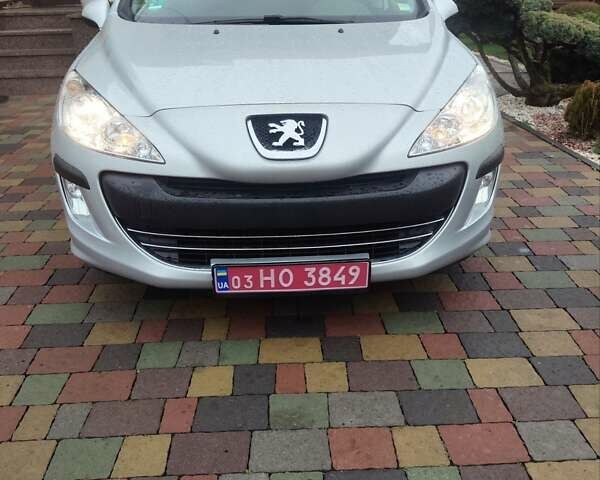 Серый Пежо 308, объемом двигателя 1.4 л и пробегом 229 тыс. км за 5900 $, фото 1 на Automoto.ua