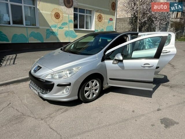 Серый Пежо 308, объемом двигателя 1.6 л и пробегом 156 тыс. км за 2000 $, фото 1 на Automoto.ua