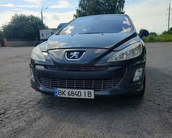 Серый Пежо 308, объемом двигателя 1.6 л и пробегом 241 тыс. км за 5138 $, фото 1 на Automoto.ua