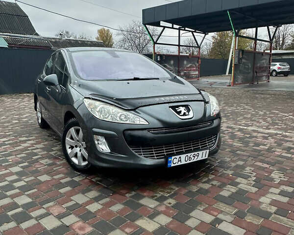 Серый Пежо 308, объемом двигателя 1.6 л и пробегом 265 тыс. км за 5750 $, фото 1 на Automoto.ua