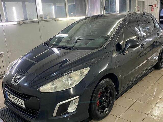 Серый Пежо 308, объемом двигателя 1.6 л и пробегом 390 тыс. км за 5800 $, фото 1 на Automoto.ua