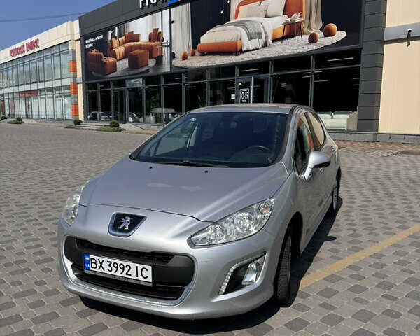 Серый Пежо 308, объемом двигателя 1.56 л и пробегом 229 тыс. км за 6659 $, фото 1 на Automoto.ua