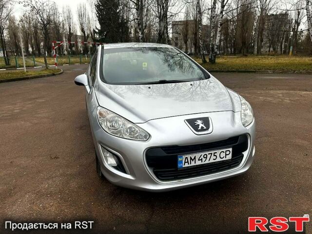 Серый Пежо 308, объемом двигателя 1.6 л и пробегом 25700 тыс. км за 5150 $, фото 1 на Automoto.ua