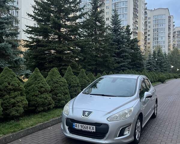 Сірий Пежо 308, об'ємом двигуна 1.6 л та пробігом 185 тис. км за 8000 $, фото 1 на Automoto.ua