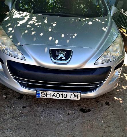 Серый Пежо 308, объемом двигателя 1.6 л и пробегом 245 тыс. км за 5000 $, фото 1 на Automoto.ua