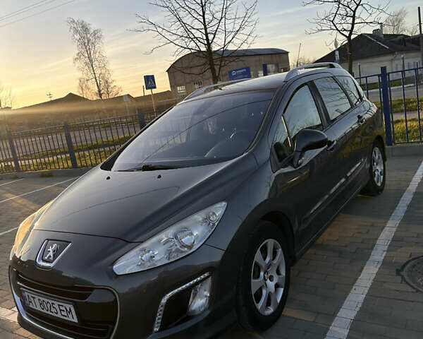 Сірий Пежо 308, об'ємом двигуна 1.61 л та пробігом 231 тис. км за 7000 $, фото 1 на Automoto.ua