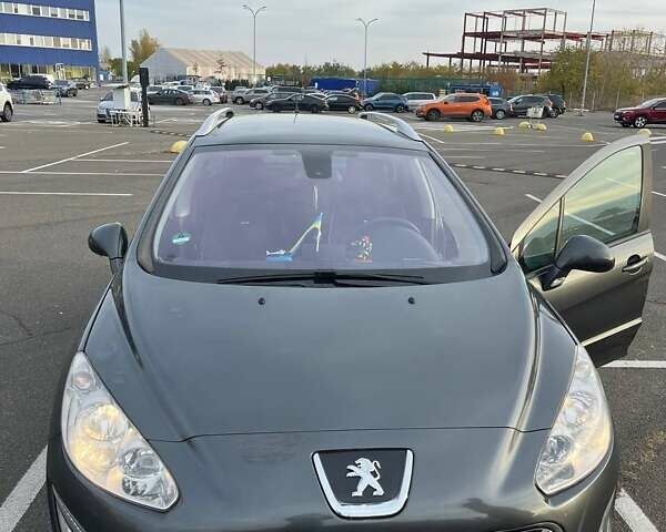 Сірий Пежо 308, об'ємом двигуна 1.6 л та пробігом 255 тис. км за 6800 $, фото 1 на Automoto.ua