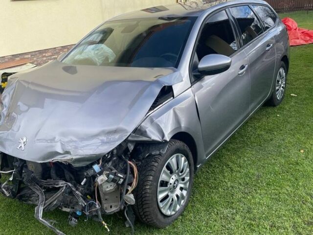 Серый Пежо 308, объемом двигателя 1.6 л и пробегом 220 тыс. км за 3200 $, фото 1 на Automoto.ua