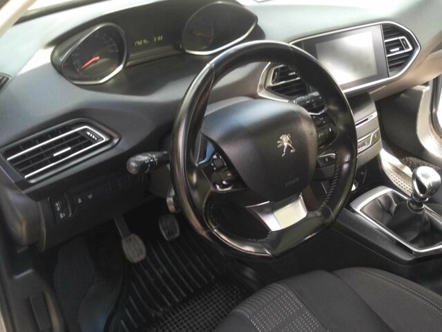 Сірий Пежо 308, об'ємом двигуна 1.6 л та пробігом 175 тис. км за 9400 $, фото 1 на Automoto.ua