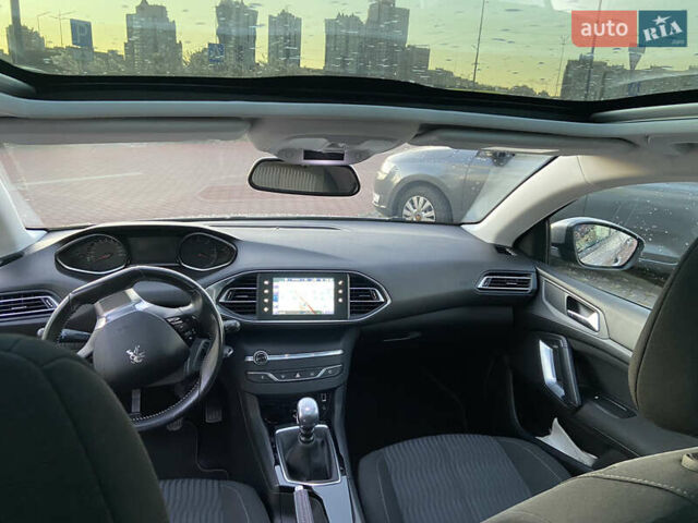 Серый Пежо 308, объемом двигателя 1.56 л и пробегом 182 тыс. км за 11500 $, фото 1 на Automoto.ua