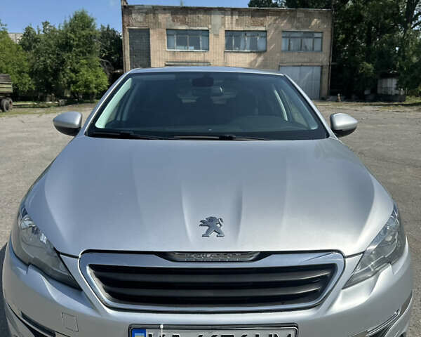 Сірий Пежо 308, об'ємом двигуна 1.56 л та пробігом 350 тис. км за 7700 $, фото 1 на Automoto.ua