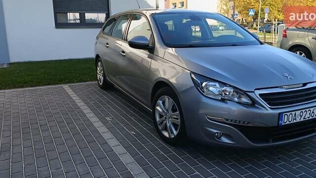 Серый Пежо 308, объемом двигателя 1.56 л и пробегом 217 тыс. км за 6000 $, фото 1 на Automoto.ua