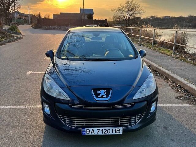 Синій Пежо 308, об'ємом двигуна 1.6 л та пробігом 241 тис. км за 4000 $, фото 1 на Automoto.ua