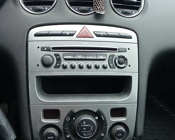 Синий Пежо 308, объемом двигателя 1.4 л и пробегом 189 тыс. км за 5500 $, фото 1 на Automoto.ua