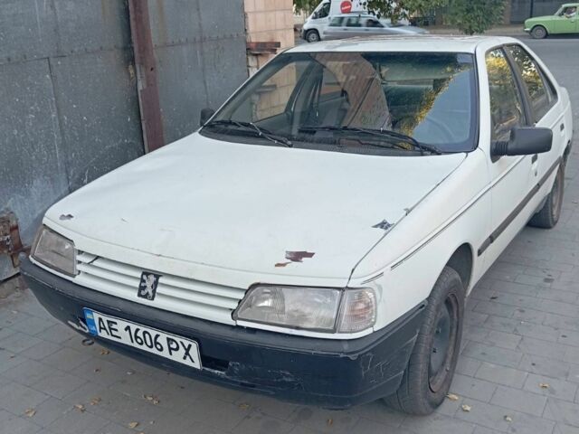Белый Пежо 405, объемом двигателя 1.6 л и пробегом 300 тыс. км за 438 $, фото 1 на Automoto.ua