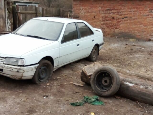 Белый Пежо 405, объемом двигателя 1.9 л и пробегом 300 тыс. км за 357 $, фото 1 на Automoto.ua