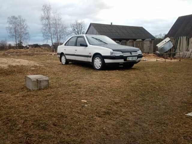 Белый Пежо 405, объемом двигателя 0 л и пробегом 556 тыс. км за 400 $, фото 1 на Automoto.ua