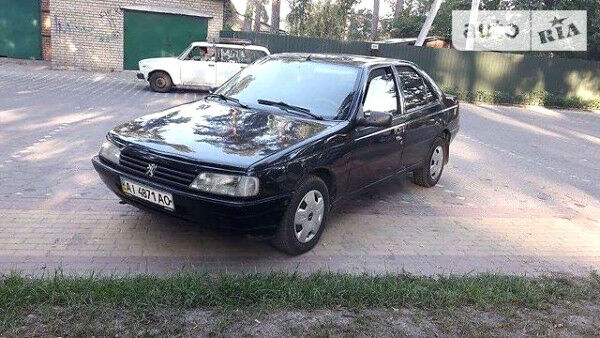 Чорний Пежо 405, об'ємом двигуна 1.9 л та пробігом 40 тис. км за 2200 $, фото 1 на Automoto.ua