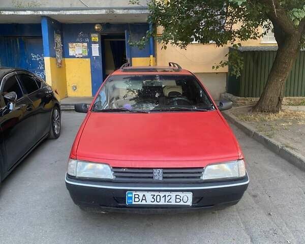 Красный Пежо 405, объемом двигателя 1.9 л и пробегом 300 тыс. км за 1332 $, фото 1 на Automoto.ua