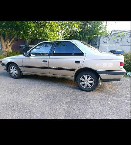 Серый Пежо 405, объемом двигателя 1.9 л и пробегом 330 тыс. км за 1290 $, фото 1 на Automoto.ua