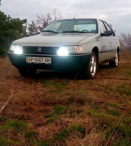 Сірий Пежо 405, об'ємом двигуна 1.6 л та пробігом 300 тис. км за 1500 $, фото 1 на Automoto.ua