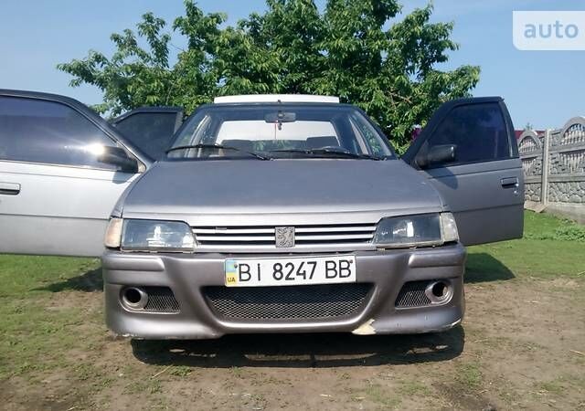 Сірий Пежо 405, об'ємом двигуна 0 л та пробігом 1 тис. км за 1500 $, фото 1 на Automoto.ua