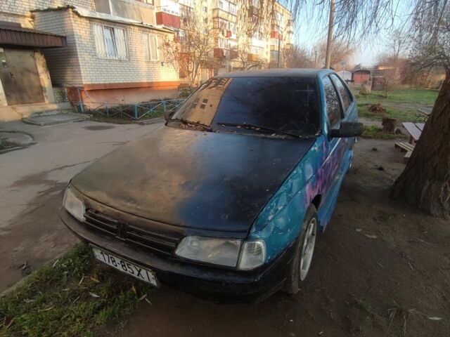 Синий Пежо 405, объемом двигателя 1.9 л и пробегом 333 тыс. км за 800 $, фото 1 на Automoto.ua