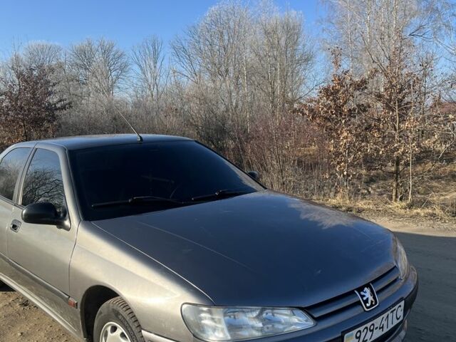 Серый Пежо 406, объемом двигателя 1.8 л и пробегом 190 тыс. км за 2600 $, фото 1 на Automoto.ua