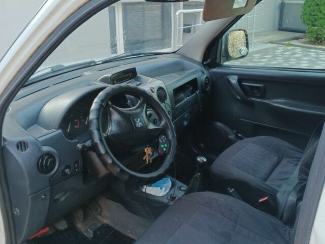 Белый Пежо 407, объемом двигателя 2 л и пробегом 369 тыс. км за 125000 $, фото 1 на Automoto.ua