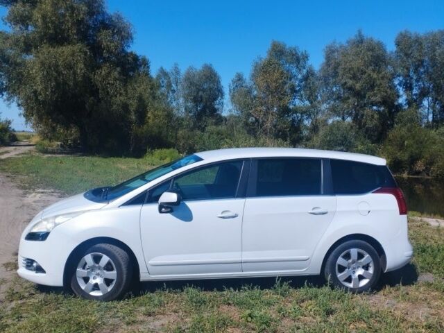Белый Пежо 5008, объемом двигателя 0 л и пробегом 269 тыс. км за 8500 $, фото 1 на Automoto.ua