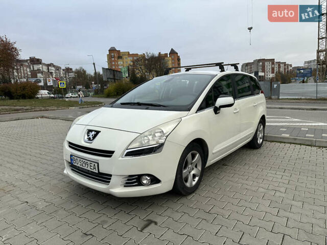 Белый Пежо 5008, объемом двигателя 1.6 л и пробегом 248 тыс. км за 5700 $, фото 1 на Automoto.ua