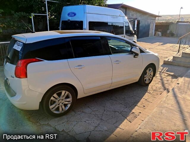 Білий Пежо 5008, об'ємом двигуна 2 л та пробігом 325 тис. км за 9200 $, фото 1 на Automoto.ua