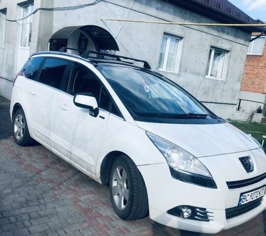 Белый Пежо 5008, объемом двигателя 1.6 л и пробегом 216 тыс. км за 7000 $, фото 1 на Automoto.ua