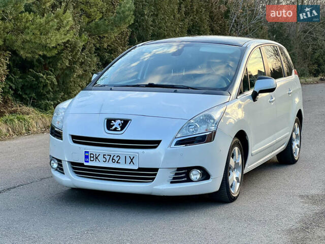 Белый Пежо 5008, объемом двигателя 1.6 л и пробегом 150 тыс. км за 8250 $, фото 1 на Automoto.ua