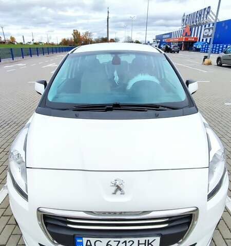 Белый Пежо 5008, объемом двигателя 1.56 л и пробегом 330 тыс. км за 9300 $, фото 1 на Automoto.ua
