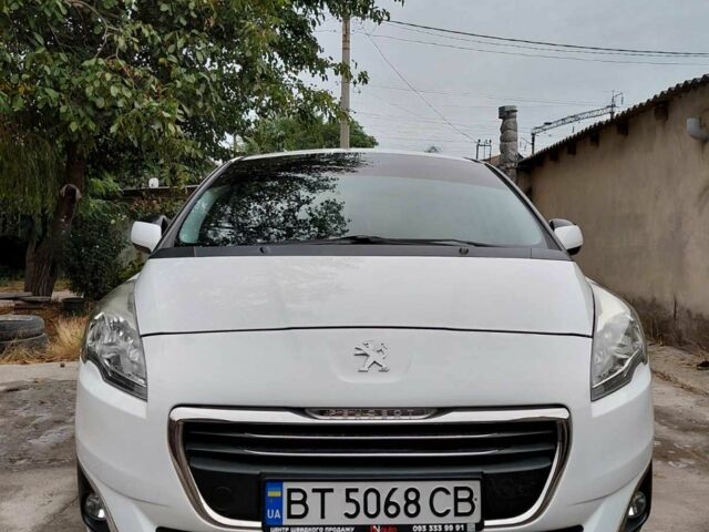 Белый Пежо 5008, объемом двигателя 1.6 л и пробегом 239 тыс. км за 6999 $, фото 1 на Automoto.ua