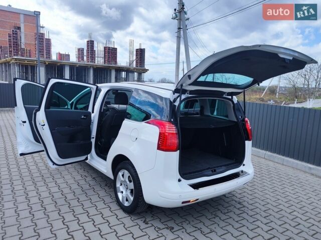 Білий Пежо 5008, об'ємом двигуна 1.6 л та пробігом 190 тис. км за 10666 $, фото 1 на Automoto.ua