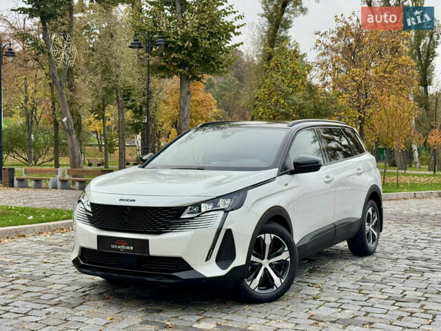 Белый Пежо 5008, объемом двигателя 2 л и пробегом 39 тыс. км за 32999 $, фото 1 на Automoto.ua