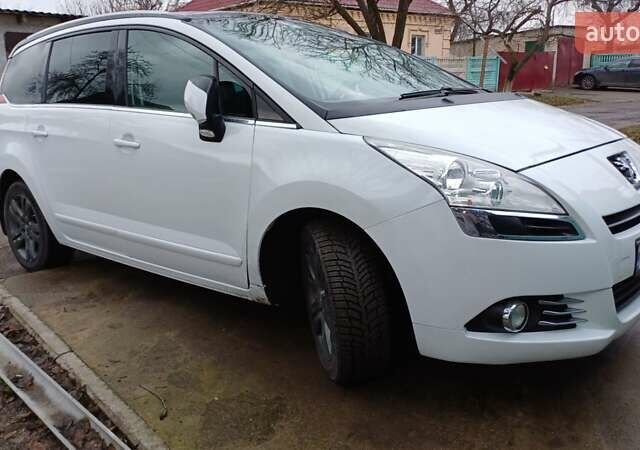 Білий Пежо 5008, об'ємом двигуна 1.6 л та пробігом 242 тис. км за 6000 $, фото 1 на Automoto.ua