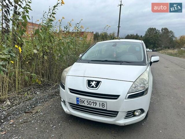 Белый Пежо 5008, объемом двигателя 1.56 л и пробегом 270 тыс. км за 7500 $, фото 1 на Automoto.ua